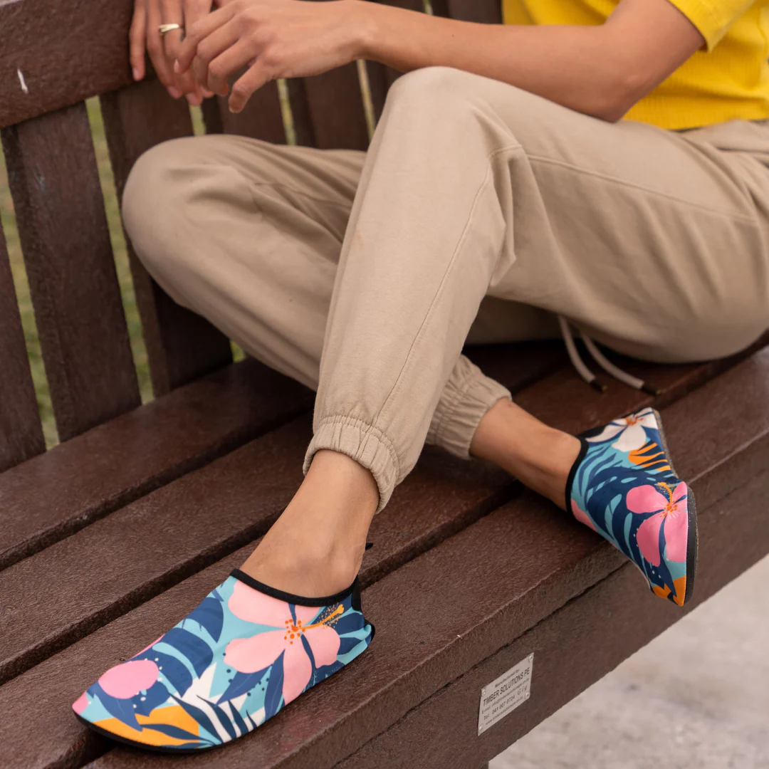 Tropical Bloom - Image 2